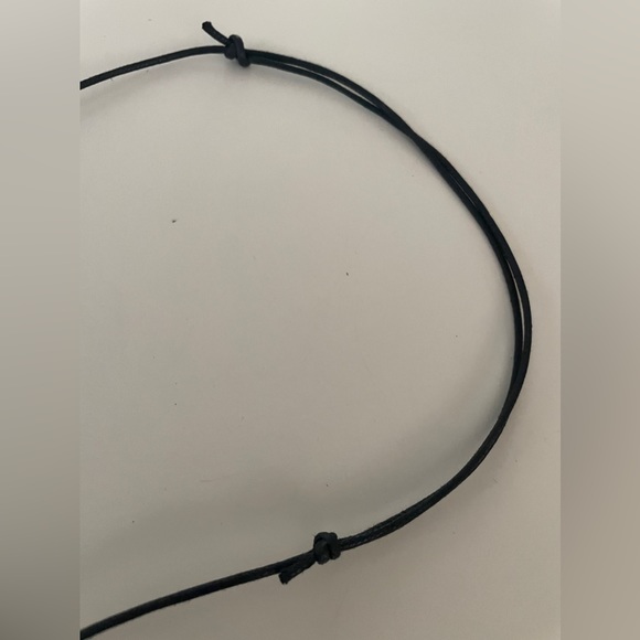 Women's Pendant cord necklace - Picture 5 of 6